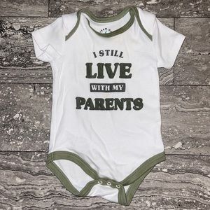 Short sleeve onesie